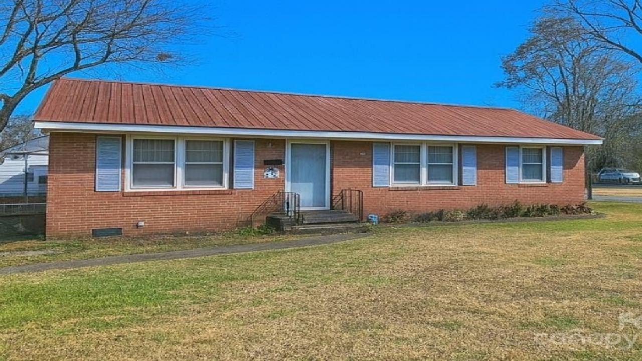 100 Carolina Circle, Lincolnton, NC Presented by Kim Heavner.