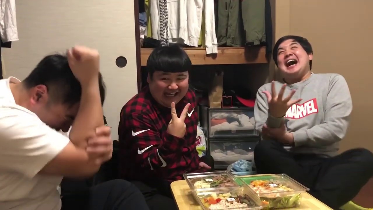 サラダ争奪デブ