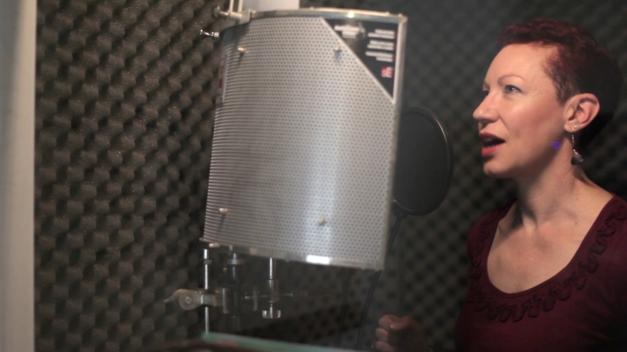British Female Voice Over Artist UK - Liz Drury Voiceovers