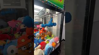 Rock em Sock em Blue Robot Win sugarloaf clawmachine blue robot win