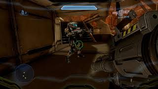 Halo MCC Insider: H4 Marine Dance
I wonder if I could dance and look so good with those new steps Halo MCC Insider: H4 Marine Dance