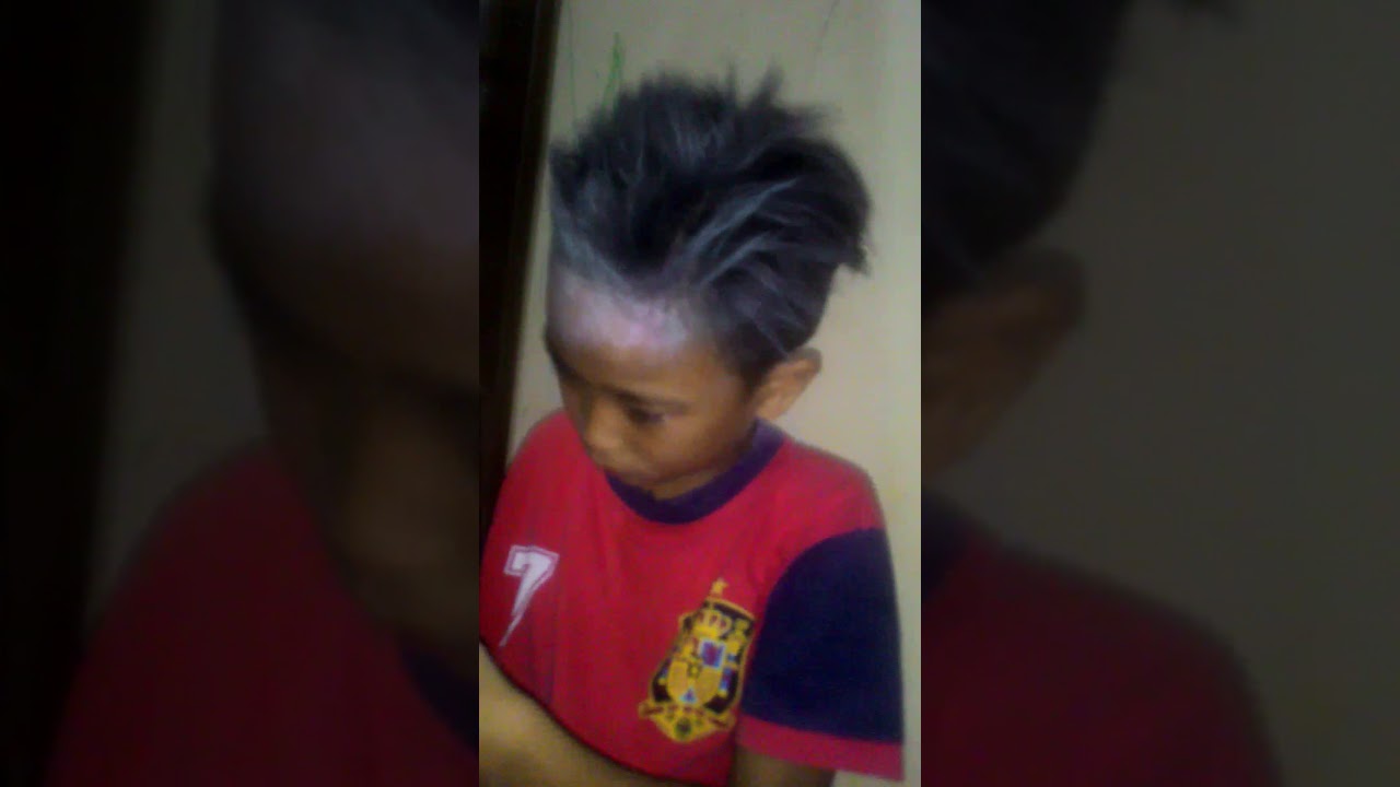,pomade warna hijau dan putih... 