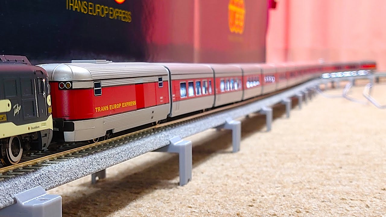 HO】Talgo III RD TEE 50th Anniversary 16-Car Set Electrotren - YouTube