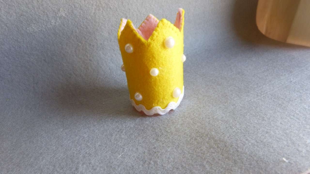 How To Make A Felt Crown - DIY Crafts Tutorial - Guidecentral - YouTube