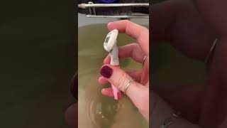 Flamingos travel, razor set is incredibly convenient and I love how compact it is! Flamingo has some