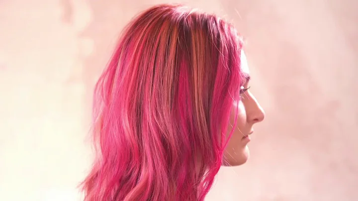 Signature Colour Techniques with Carolyn Newman on...