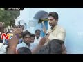 Allu Arjun celebrates Dasara at mother-in-law's village in Nalgonda