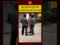 Indore Viral Video: इंदौर पुलिस की खुली पोल! अपराधियों को बांधी नकली पट्टी! | MP News #shorts #viral
