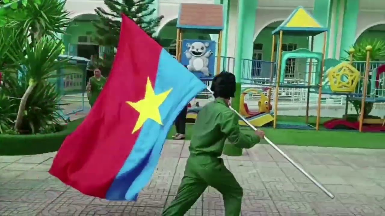 Tái hiện lịch sử ngày 30/4 tại trường Mầm non Hạnh Thông Tây