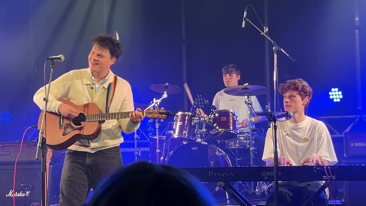 What About Emily? - Sundress Season (Live 17.1.2026, Szene Wien)