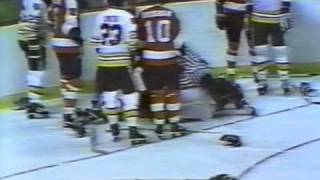 Paul Holmgren vs Terry O'Reilly Round 1 Nov 4, 1978