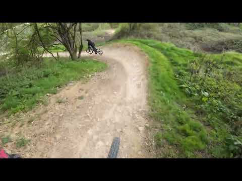 FLOWBLERONE. FLYUP 417. 50 year old dad on a bike noob. First run. Dji action 4