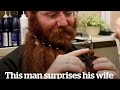 This man surprises his wife by shaving his beard for the first time in three years! 😱👏