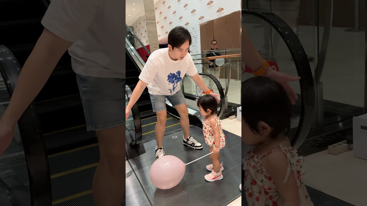Ternyata begini rasanya anak tantrum di mall. Clayton aja dari kecil nggak pernah gini 😫