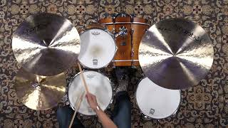 Istanbul Agop 18 Traditional Medium Crash Cymbal - 1478g (MC18-1060326L)