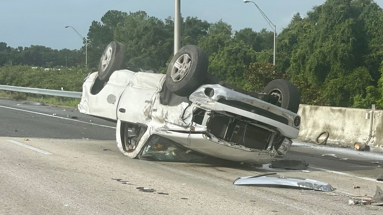 Pickup truck driver ejected during crash on I-75 in Ocala - YouTube
