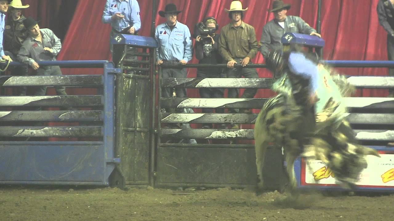 Dakota Peterson gets side-saddled on Two Bit's Doo