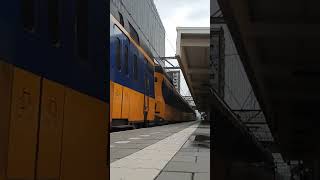 Icmm Vertrekt Vanaf Station Leiden Centraal Richting Den Haag Centraal