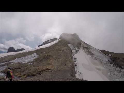 Lac de Tseuzier — Wildhorn (3248m), Valais, hiking in the swiss alps