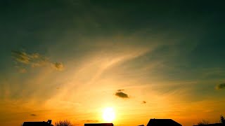 Sunset Sky Timelapse – Relaxing Clouds Motion Background Video screenshot 1