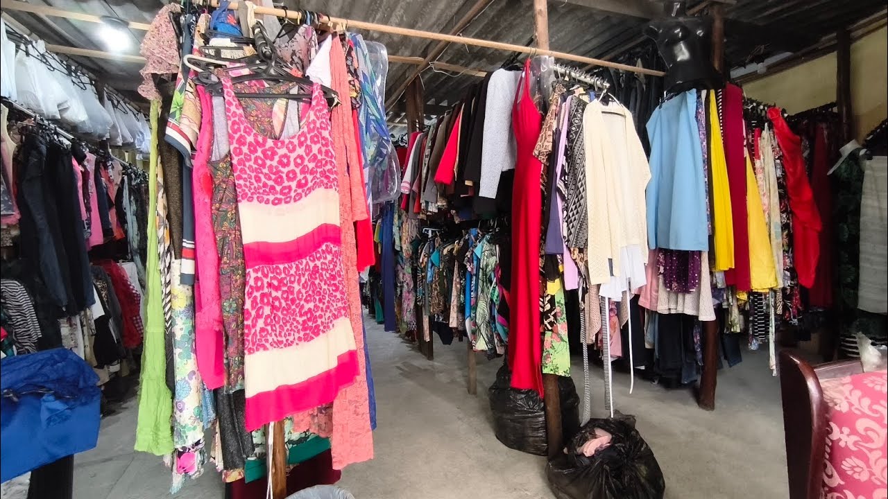 MAIOR BAZAR do meu bairro 💸 Muitas peças e achadinhos incríveis | Bazar do Roni