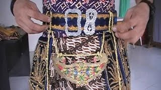 (Tutorial) Cara Mengenakan Kostum Tari Jawa Halus - How to Wear Javanese Dance Costume [HD]