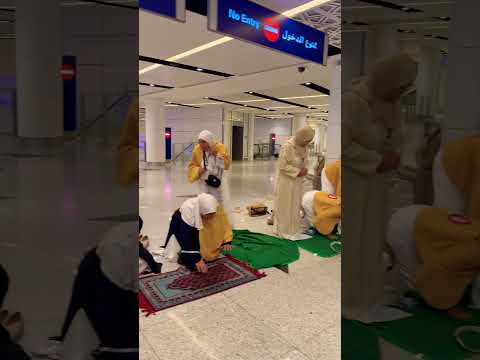 Mashallah Umrah Hajji Pilgrims Are Praying Inside The Airport Jeddah Saudi Arabia
