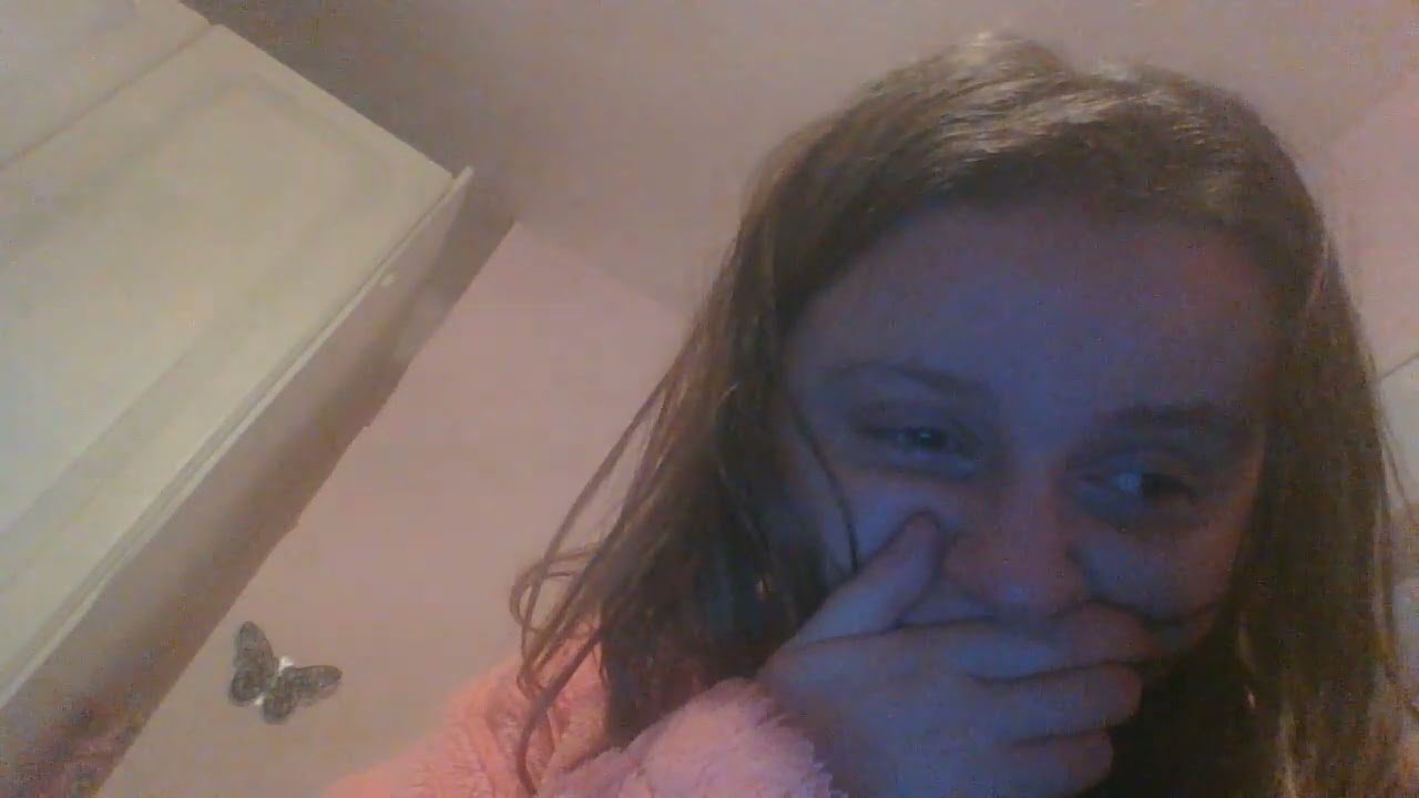 I JUST CHEECKED  THE DATE ON MY FIRST 2023 VID OMG IT LOOKS SO WERIDDD