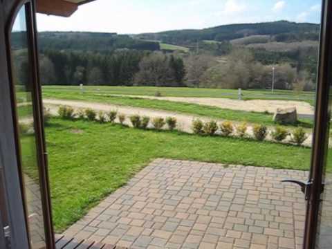 Waldferienpark Gerolstein, Eifel (vakantiepark en camping) - YouTube