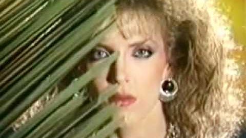 Laura Flores / Ya No Volvere (Video Oficial)