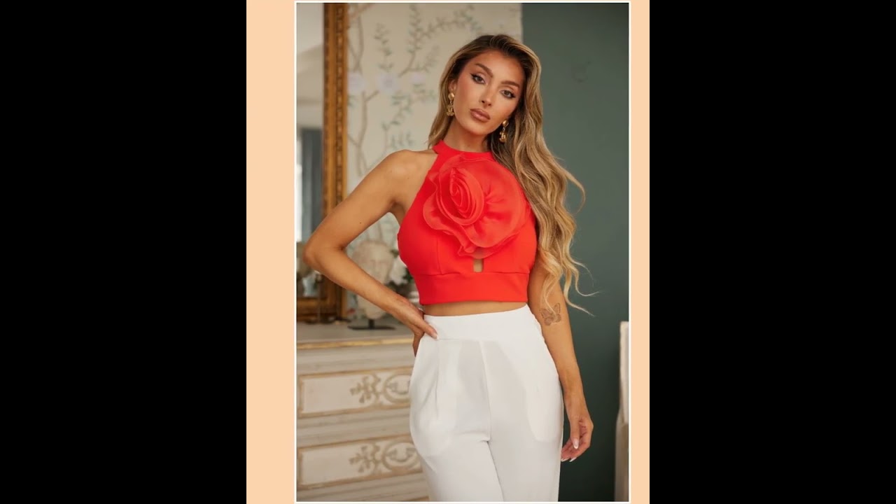 Flower Detailed Fashion Crop Top