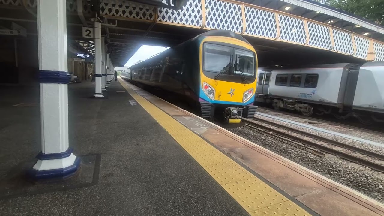 Trains at Dewsbury Huddersfield line 