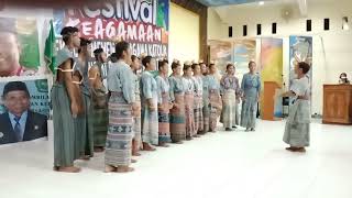 Download Lagu Paduan Suara dari SMAK Sta.Montekarmelo Maumere,Lagu pilihan Putar-putar kopi. MP3