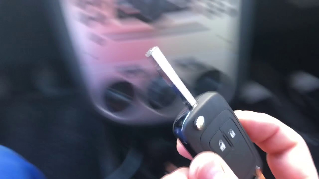 Opel Corsa D Autoschlüssel nachmachen - ZedFull Car Key Programming 