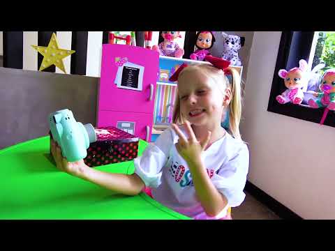 أليس وإيفا بتعليم قواعد السلوك الجيد باللعب فيديو مضحك للأطفال