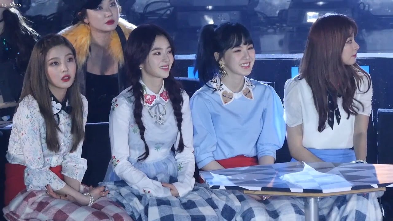 161226 레드벨벳 (Red Velvet) 빅뱅무대소개멘트중  대기 [조이,아이린,웬디,슬기] Joy, Irene 직캠 Fancam (2016 가요대전) by Mera