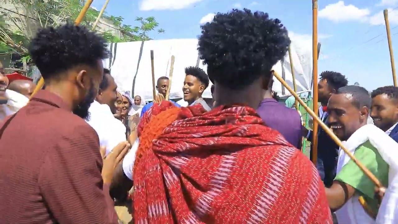 ልኣካ ያብሎ ምረቓ ወለዲ ብደርፊ