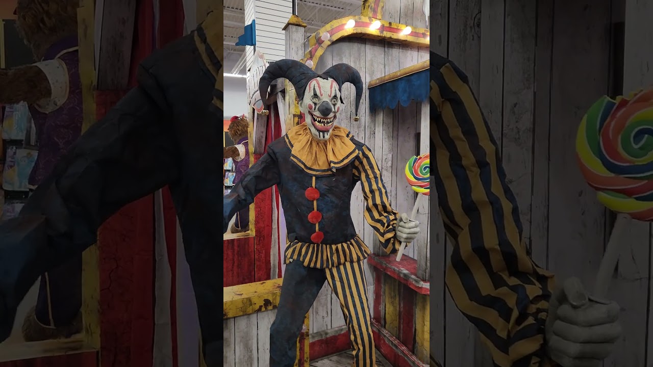 Creepy Auto-Tracking Clown Animatronic At Spirit Halloween!! 🤡 
