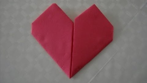 Realizzare tovagliolo a forma di CuoRE ♥