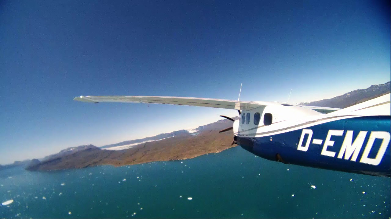 Flying over Greenland to BGBW