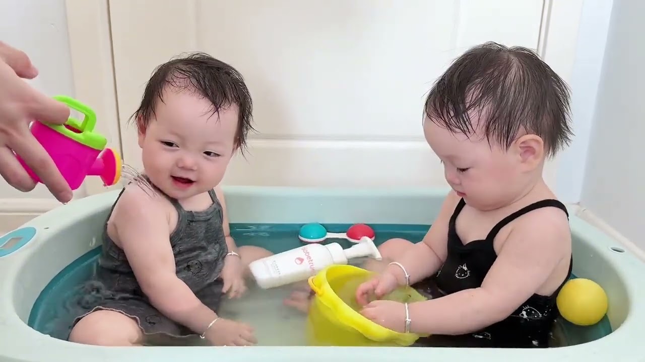 I can't even keep up with their expressions haha ​​