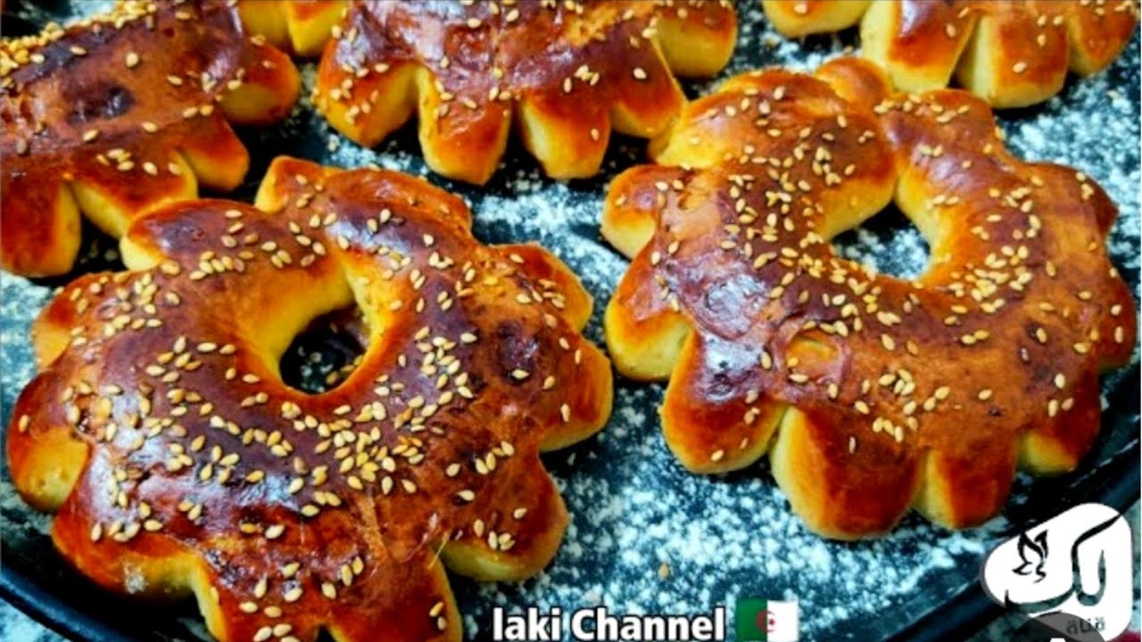 الكعك الوهراني بدون بيض بدون دلك لي تاكله تطلب الوصفة حمري وجهك بيه فالعيد😍  kaak algérien