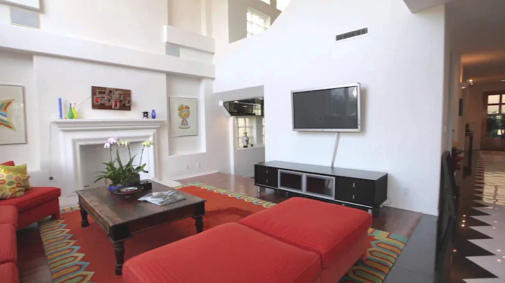 Elizabeth Wynn - Luxury Real Estate Specialist
