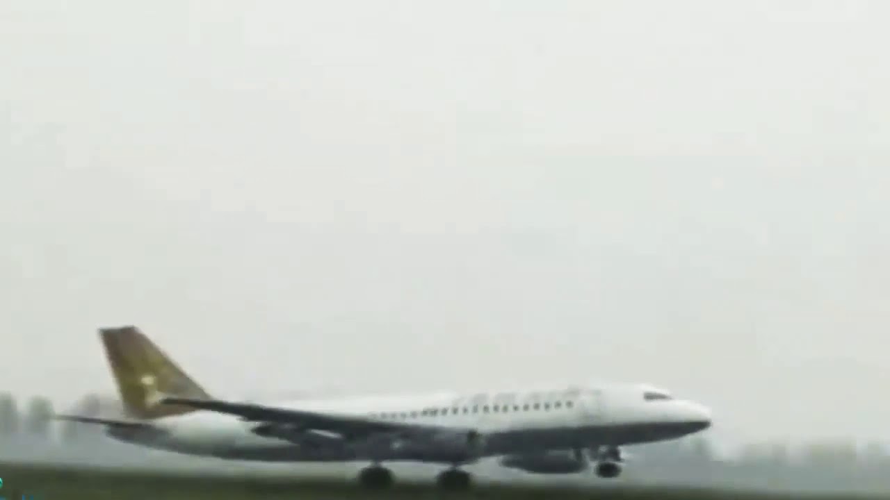 Top 10 Dangerous and Crazy Airplane Landings YouTube