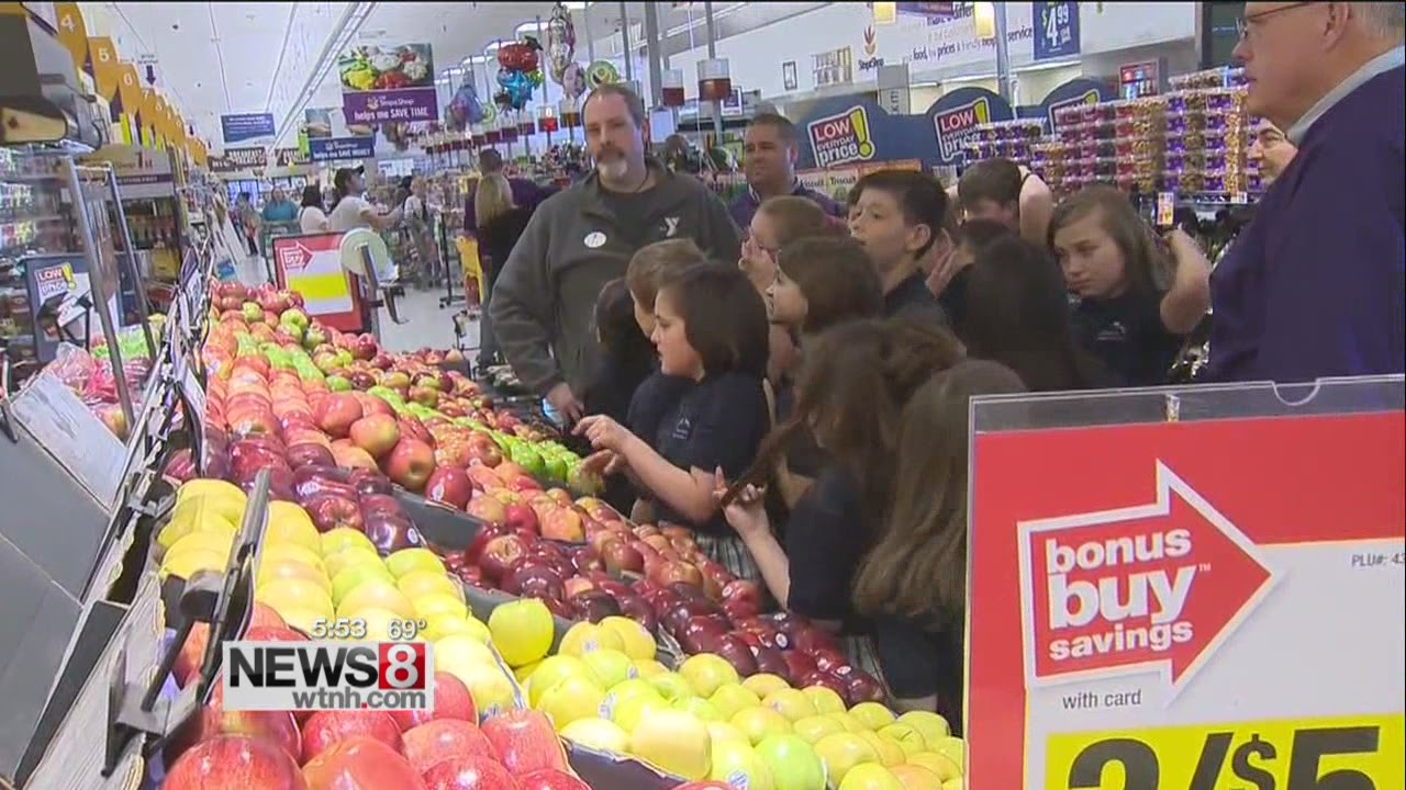 Kids learn about making healthy food choices at grocery store - YouTube