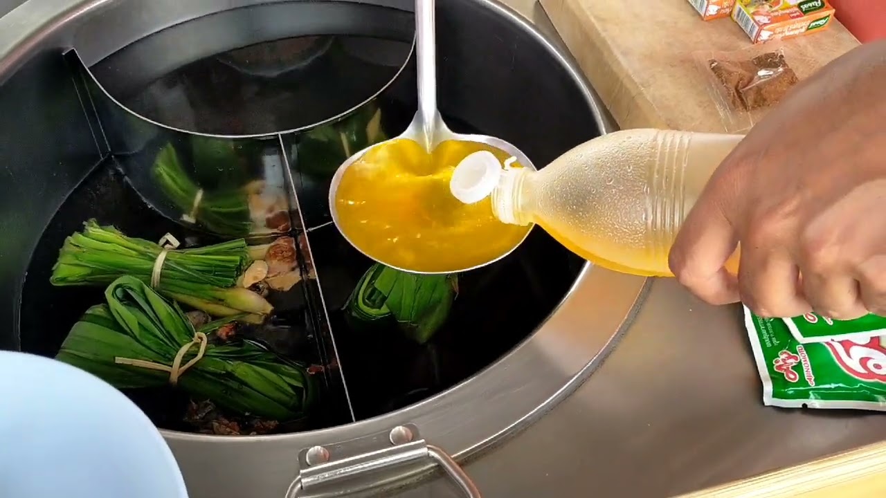 สอนสูตรทำน้ำซุปก๋วยเตี๋ยวหมูน้ำตกน้ำใสคลิปที่ 2