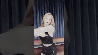 Seungyeon Feeding Me Good With These Dance Videos