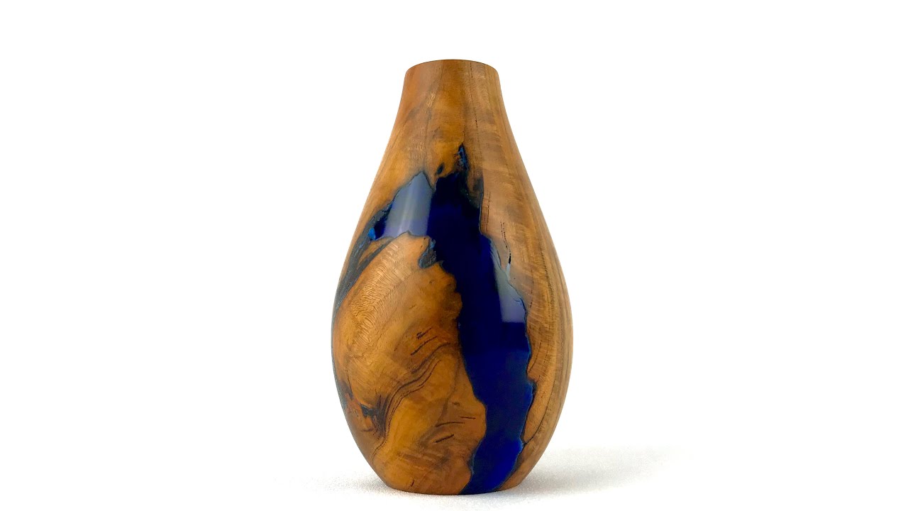 Turning a Cherry & Resin Vase my first resin wood turning project