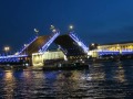 l'ouverture des ponts à Saint Petersbourg