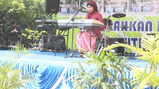 Bella Almira, Bunda wisuda smpn 56 Jakarta' 2012